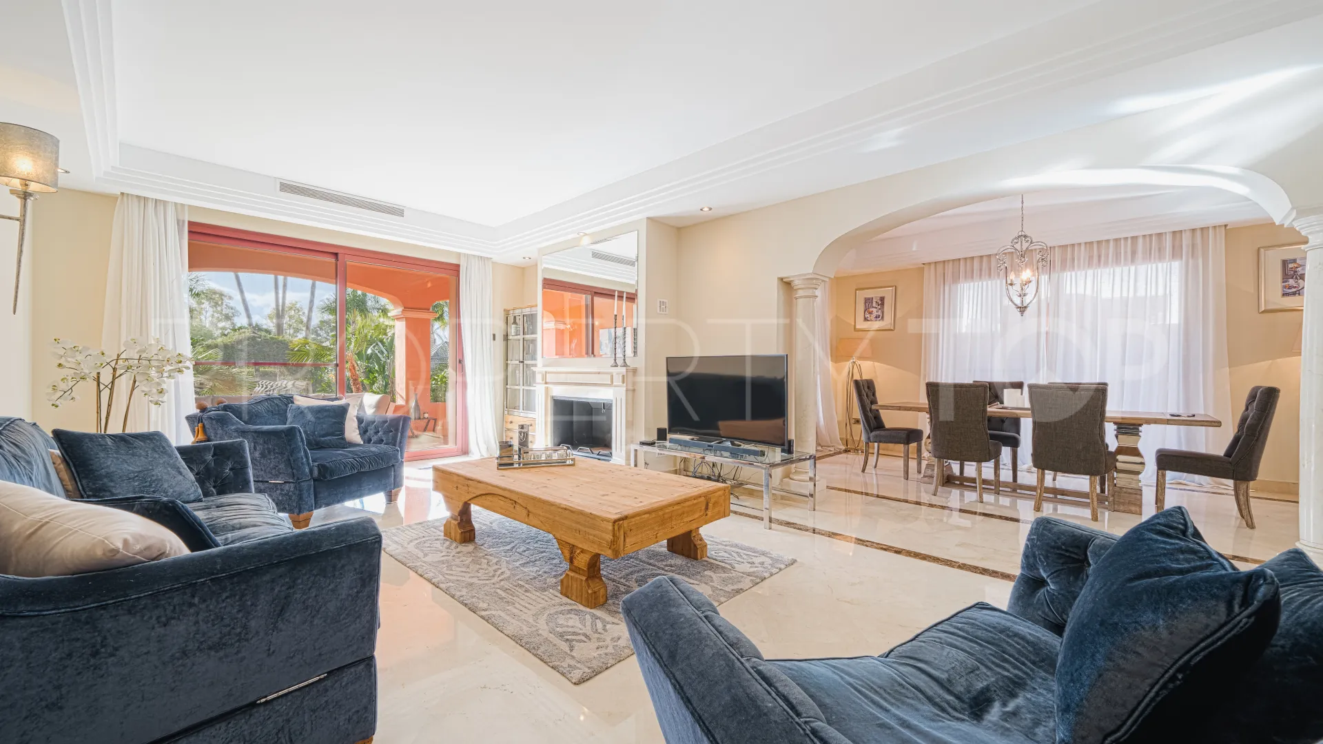 6 bedrooms semi detached villa for sale in Nueva Andalucia