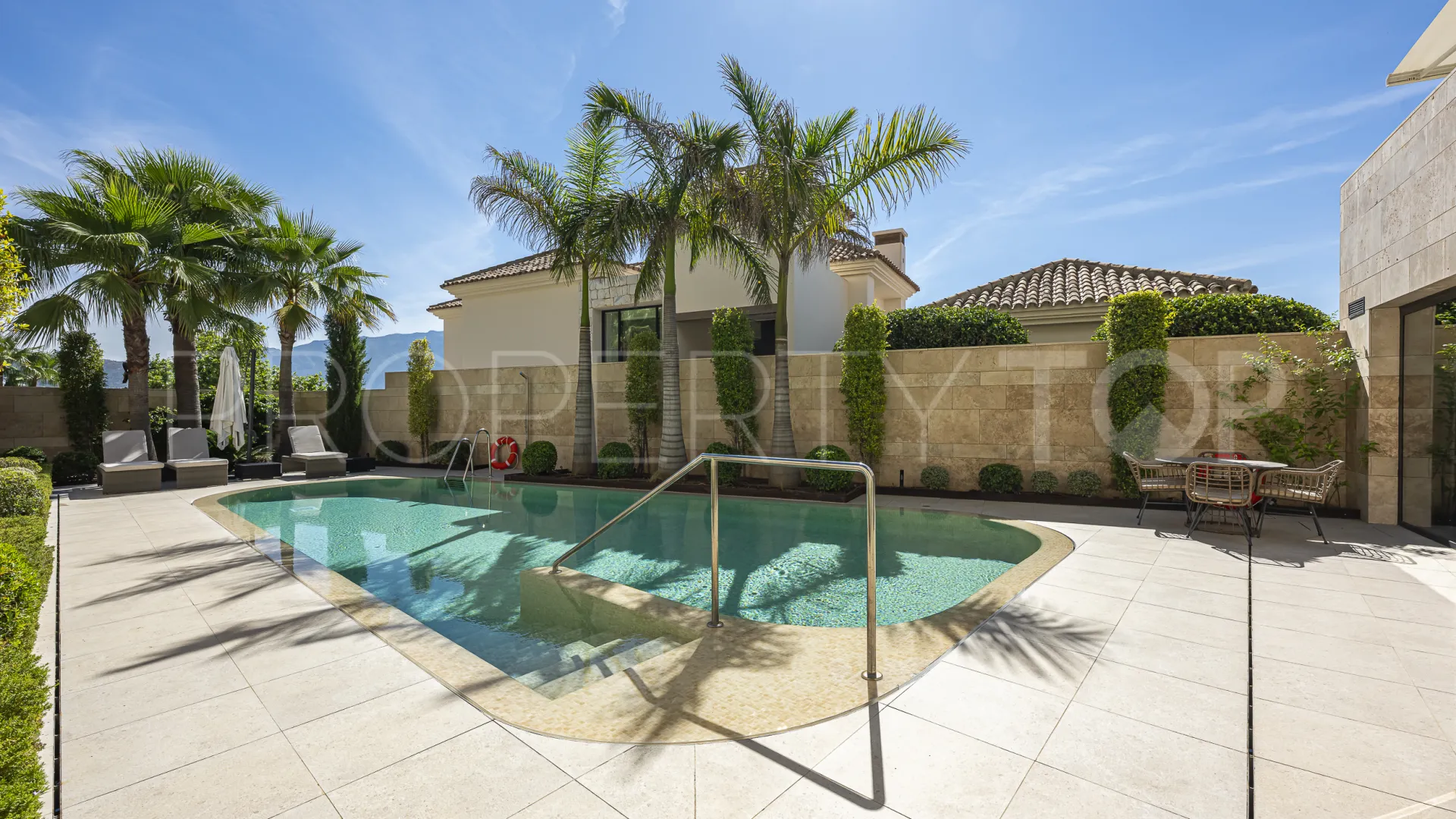 For sale 3 bedrooms apartment in Grand View
