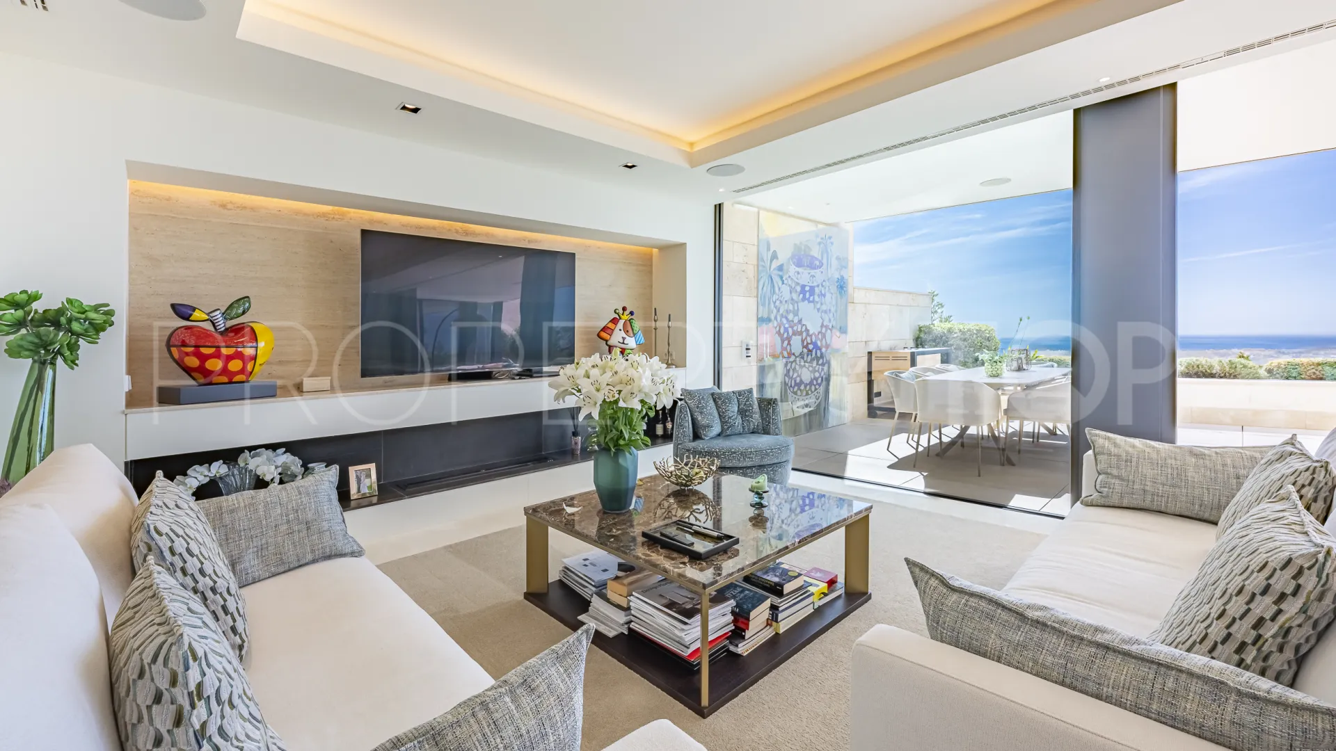 For sale 3 bedrooms apartment in Grand View