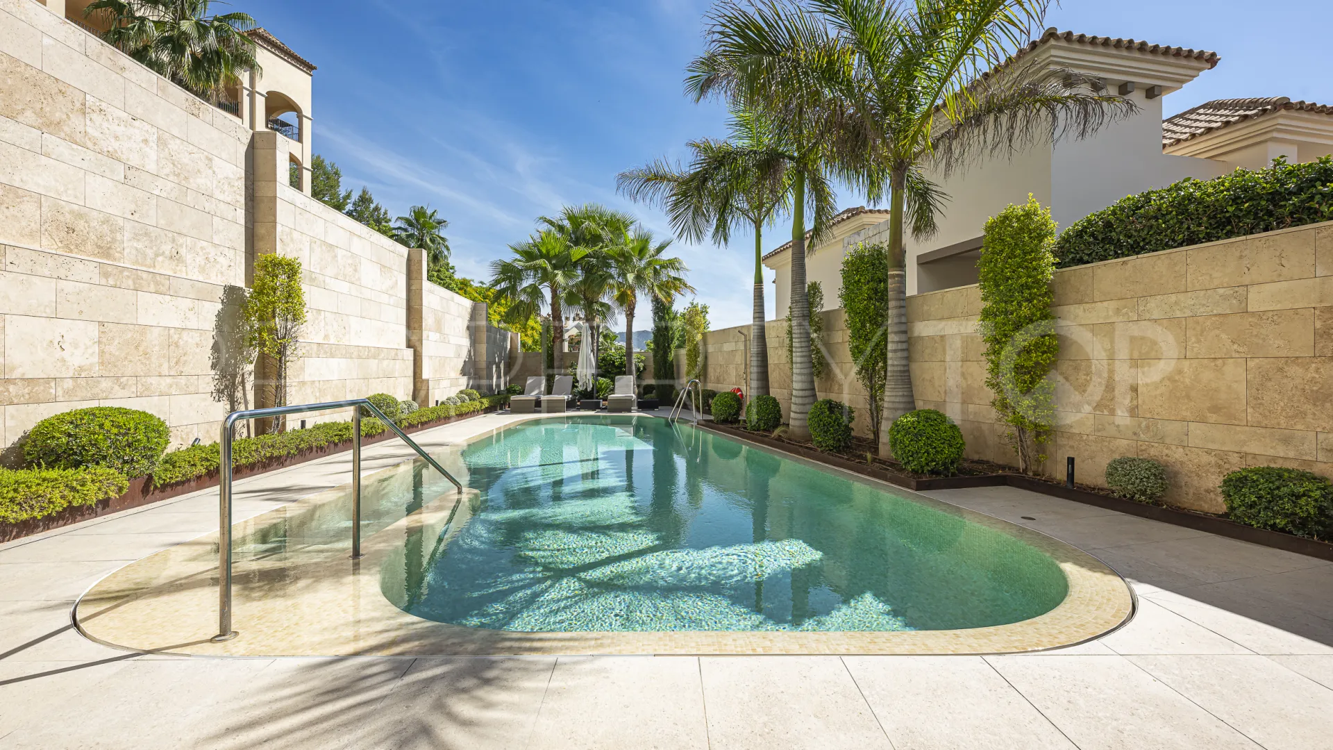 For sale 3 bedrooms apartment in Grand View