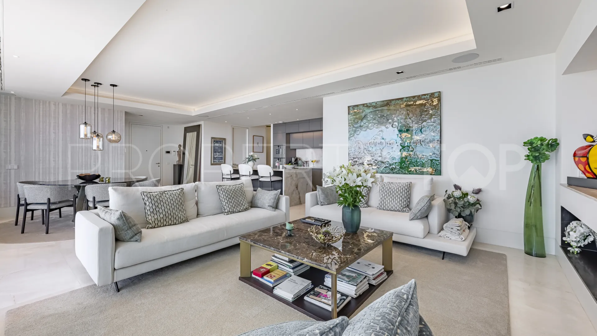For sale 3 bedrooms apartment in Grand View