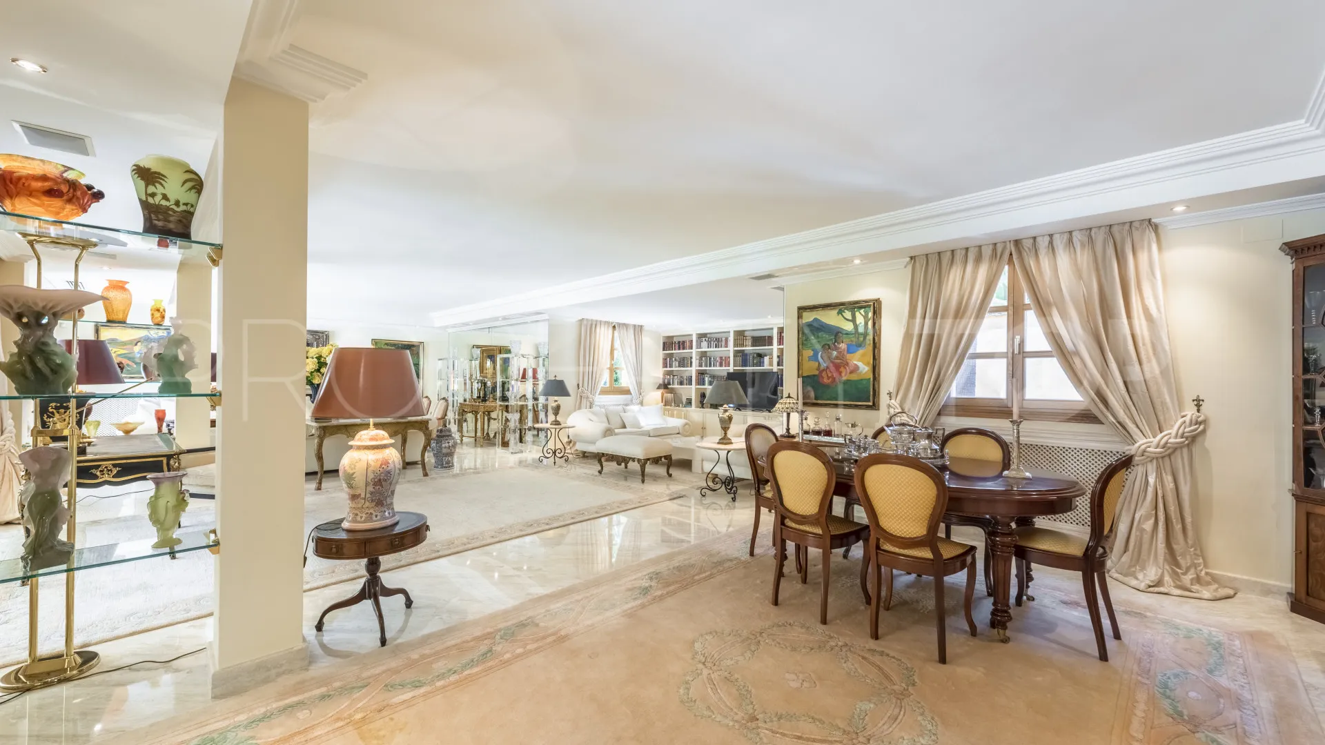 5 bedrooms villa in Las Brisas for sale