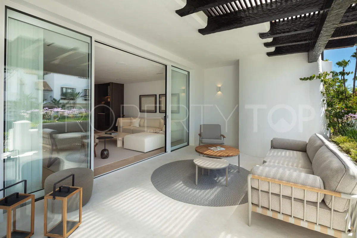 For sale apartment in Puente Romano with 3 bedrooms