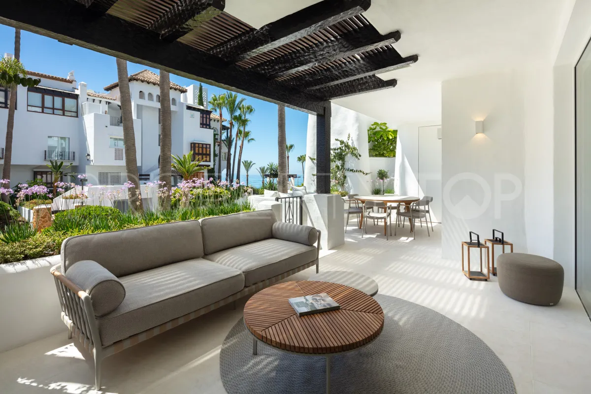 For sale apartment in Puente Romano with 3 bedrooms