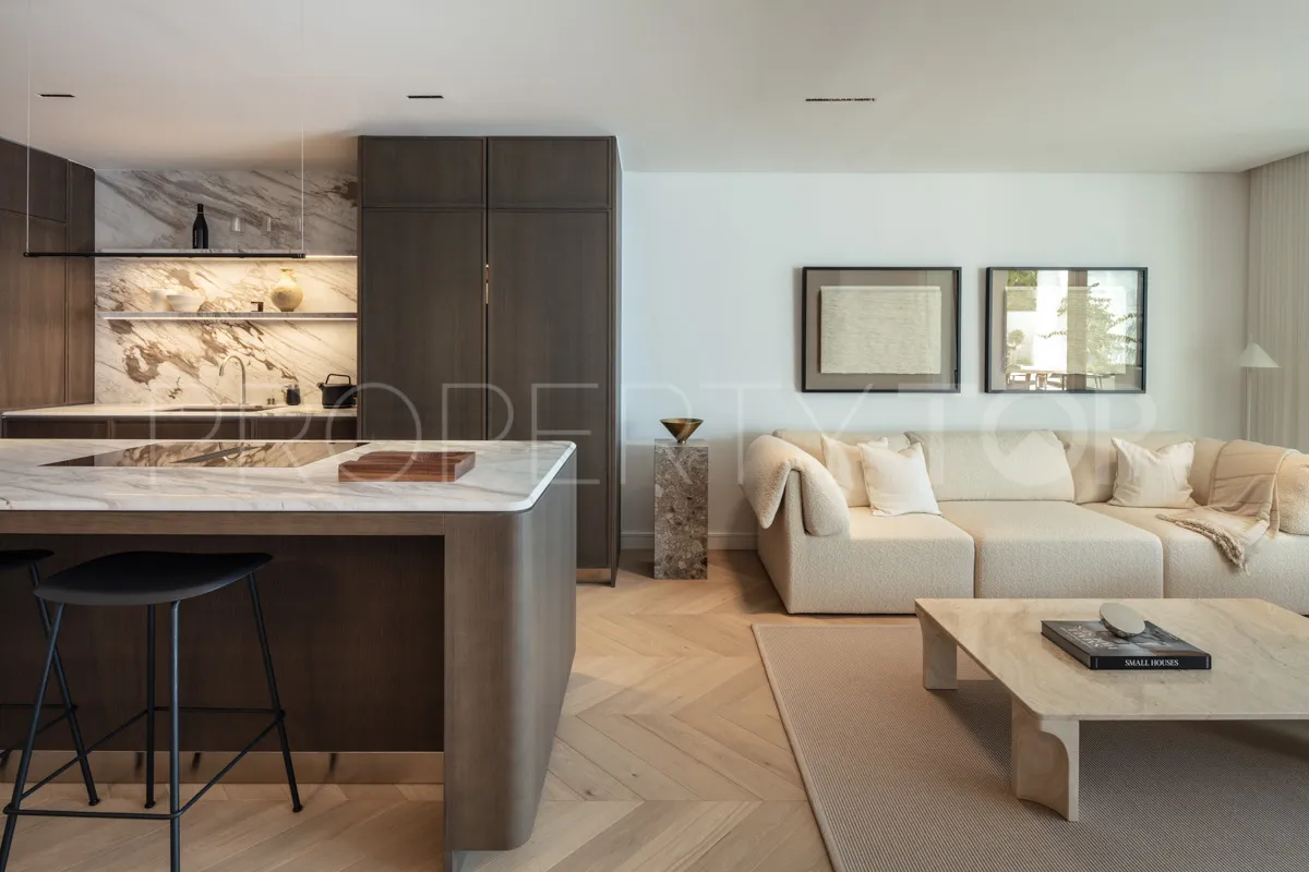 For sale apartment in Puente Romano with 3 bedrooms