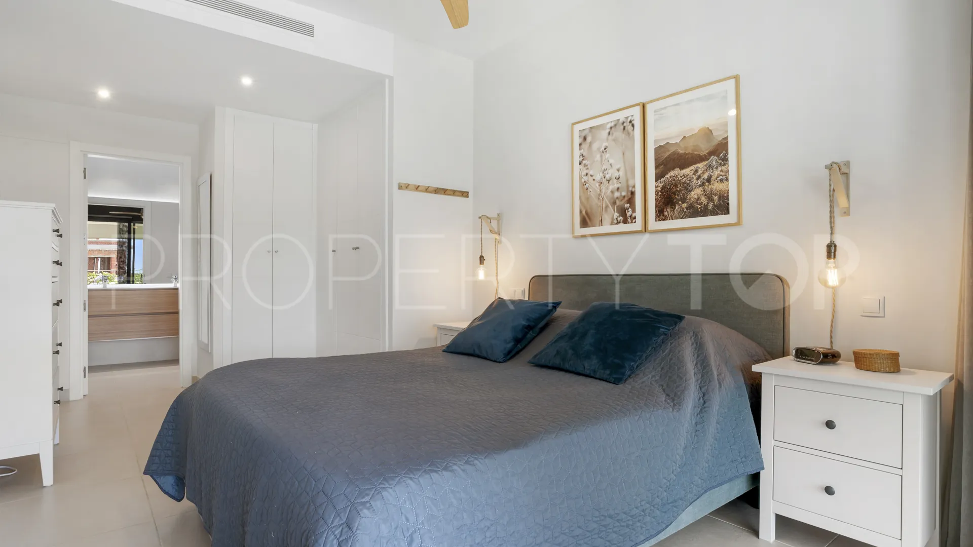 For sale ground floor apartment in Estepona Golf