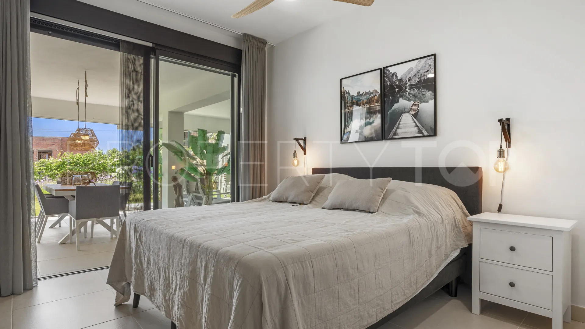 For sale ground floor apartment in Estepona Golf