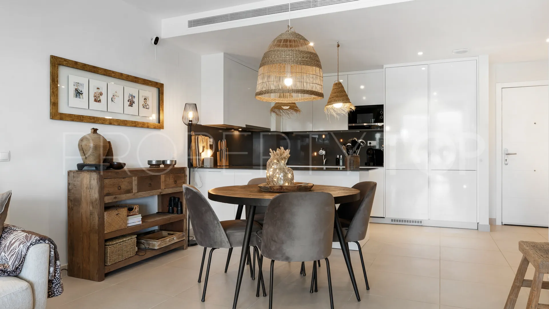 For sale ground floor apartment in Estepona Golf