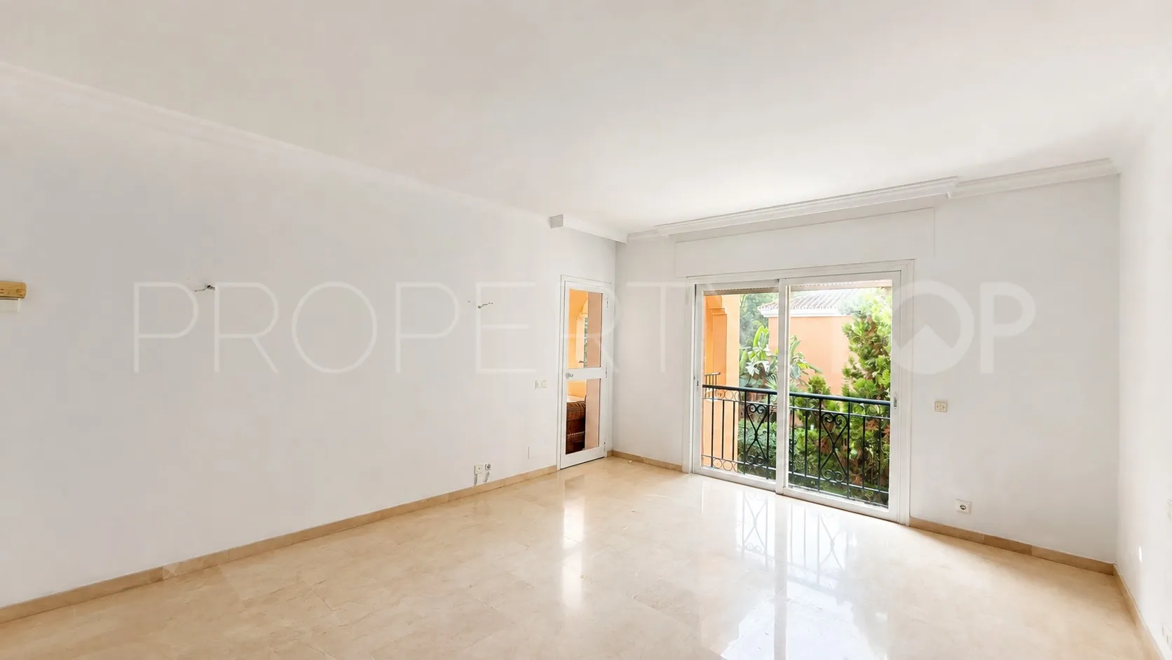 Buy Venalmar duplex penthouse with 4 bedrooms