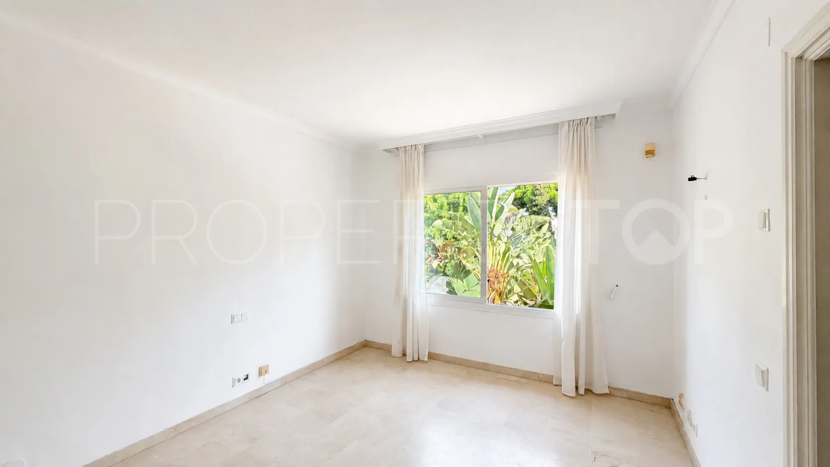 Buy Venalmar duplex penthouse with 4 bedrooms