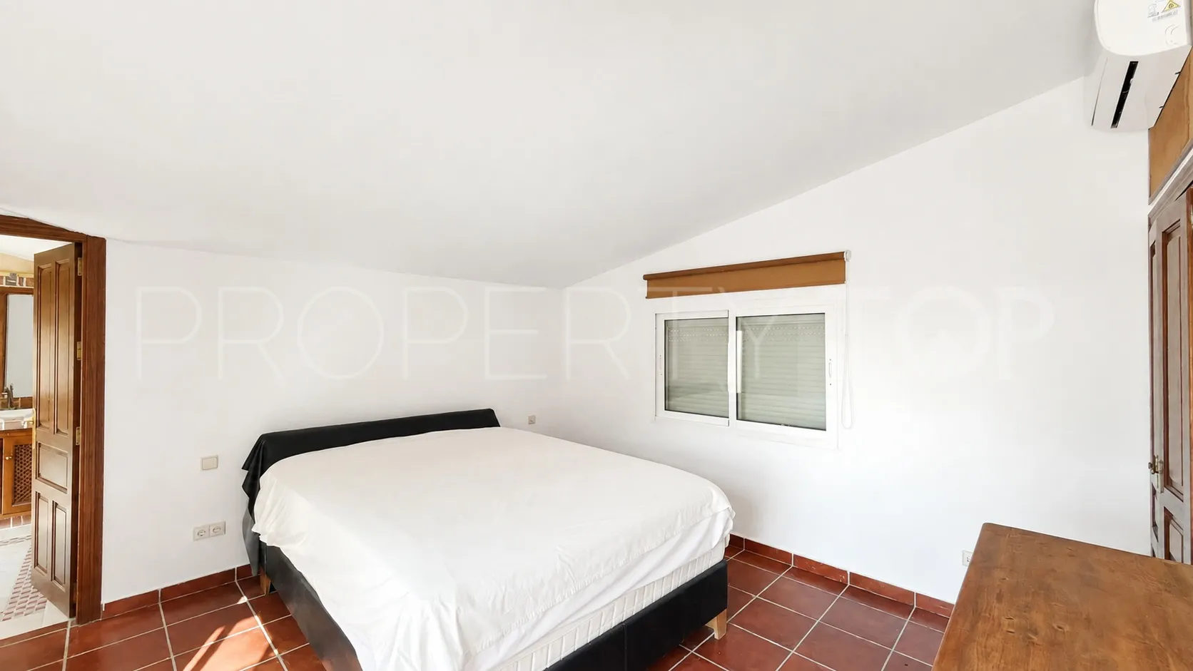 Buy Venalmar duplex penthouse with 4 bedrooms