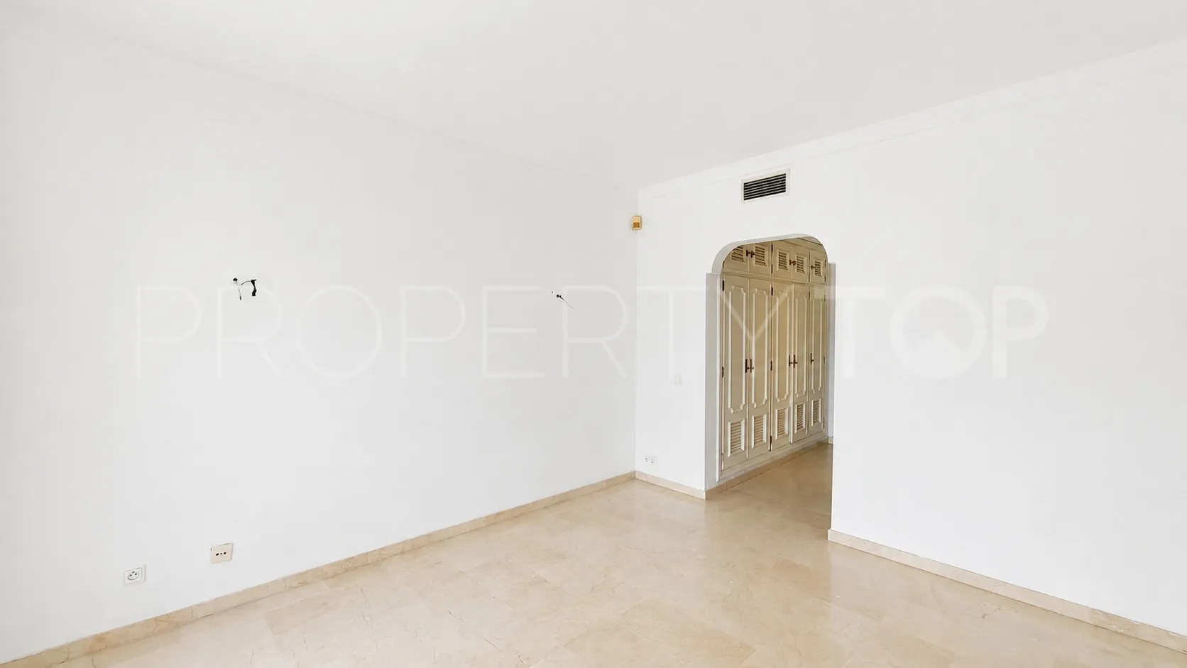 Buy Venalmar duplex penthouse with 4 bedrooms