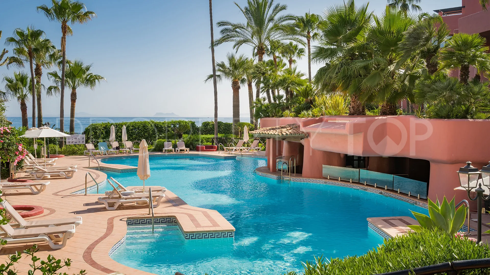 Menara Beach, apartamento planta baja a la venta