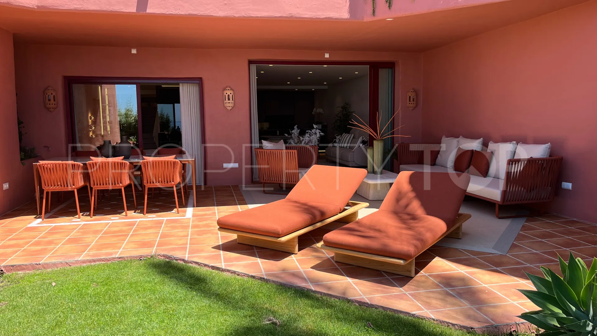 Menara Beach, apartamento planta baja a la venta