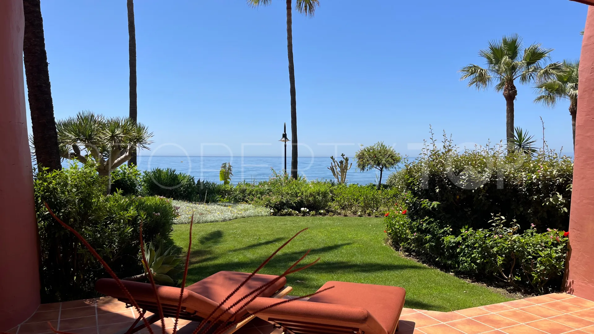 Menara Beach, apartamento planta baja a la venta