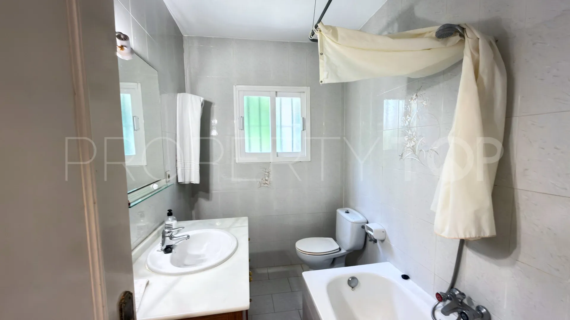 For sale 4 bedrooms villa in Benamara