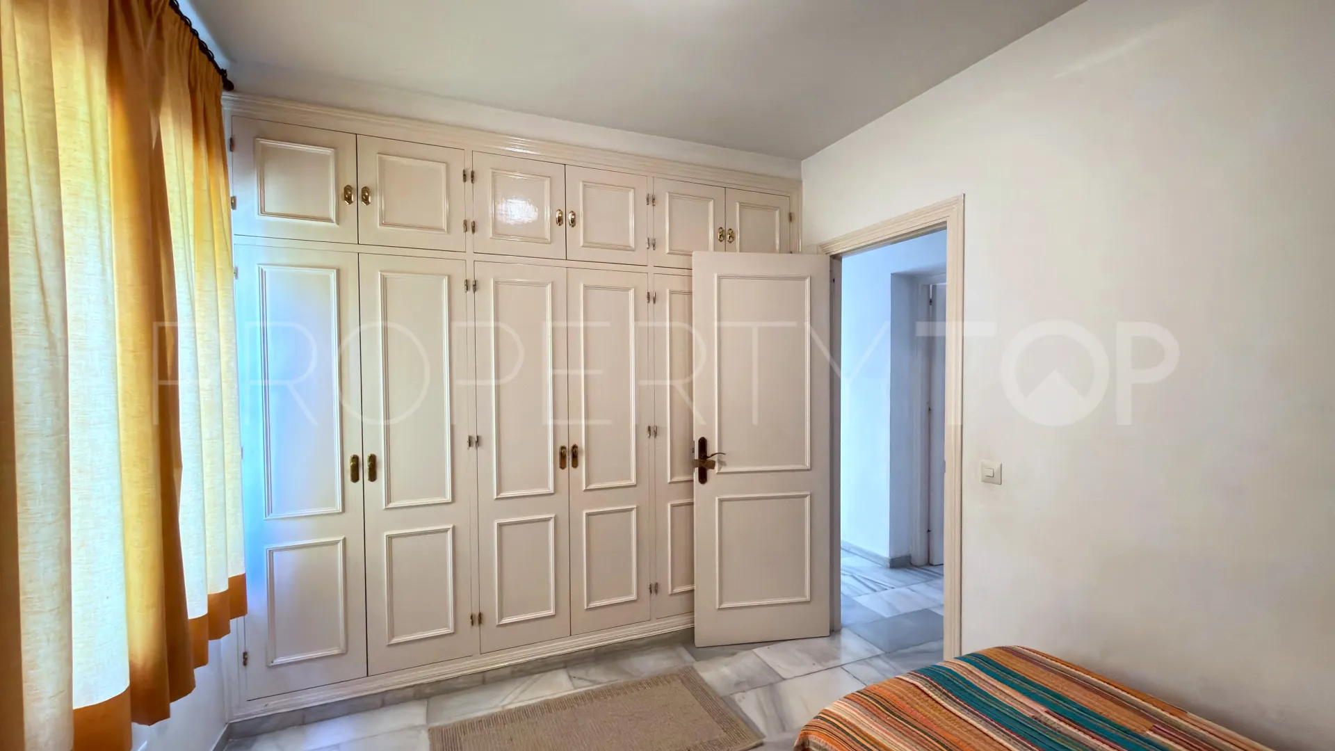 For sale 4 bedrooms villa in Benamara