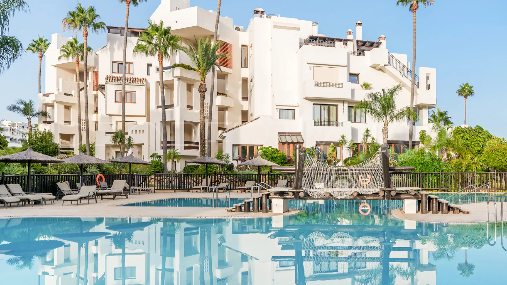 Se vende apartamento de 3 dormitorios en Bahía del Velerín