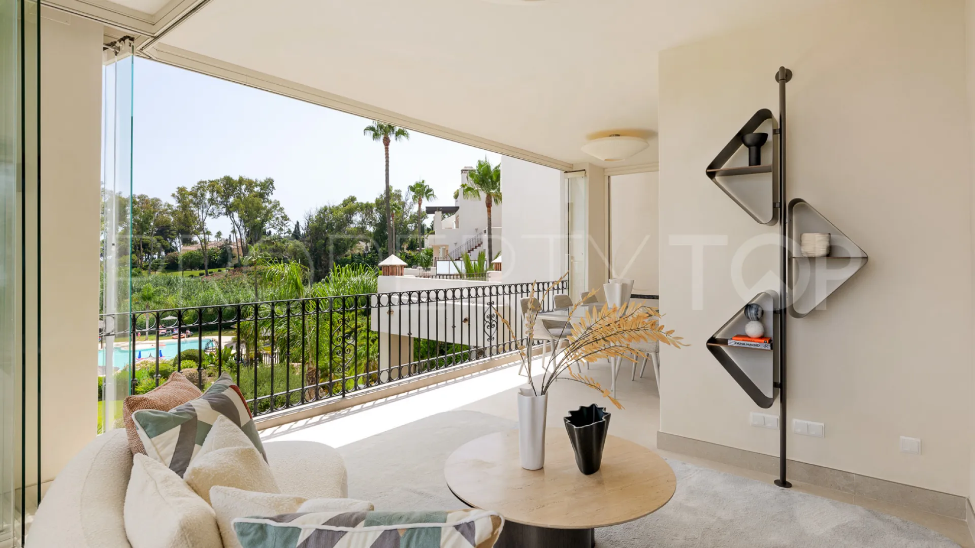 Se vende apartamento de 3 dormitorios en Bahía del Velerín