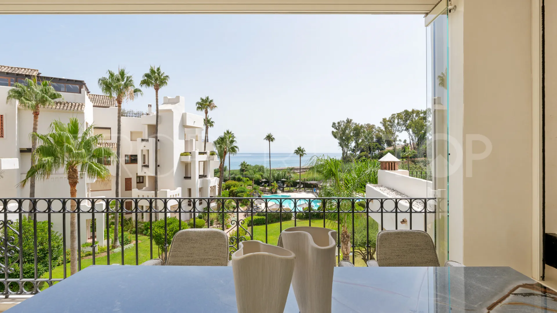 Se vende apartamento de 3 dormitorios en Bahía del Velerín