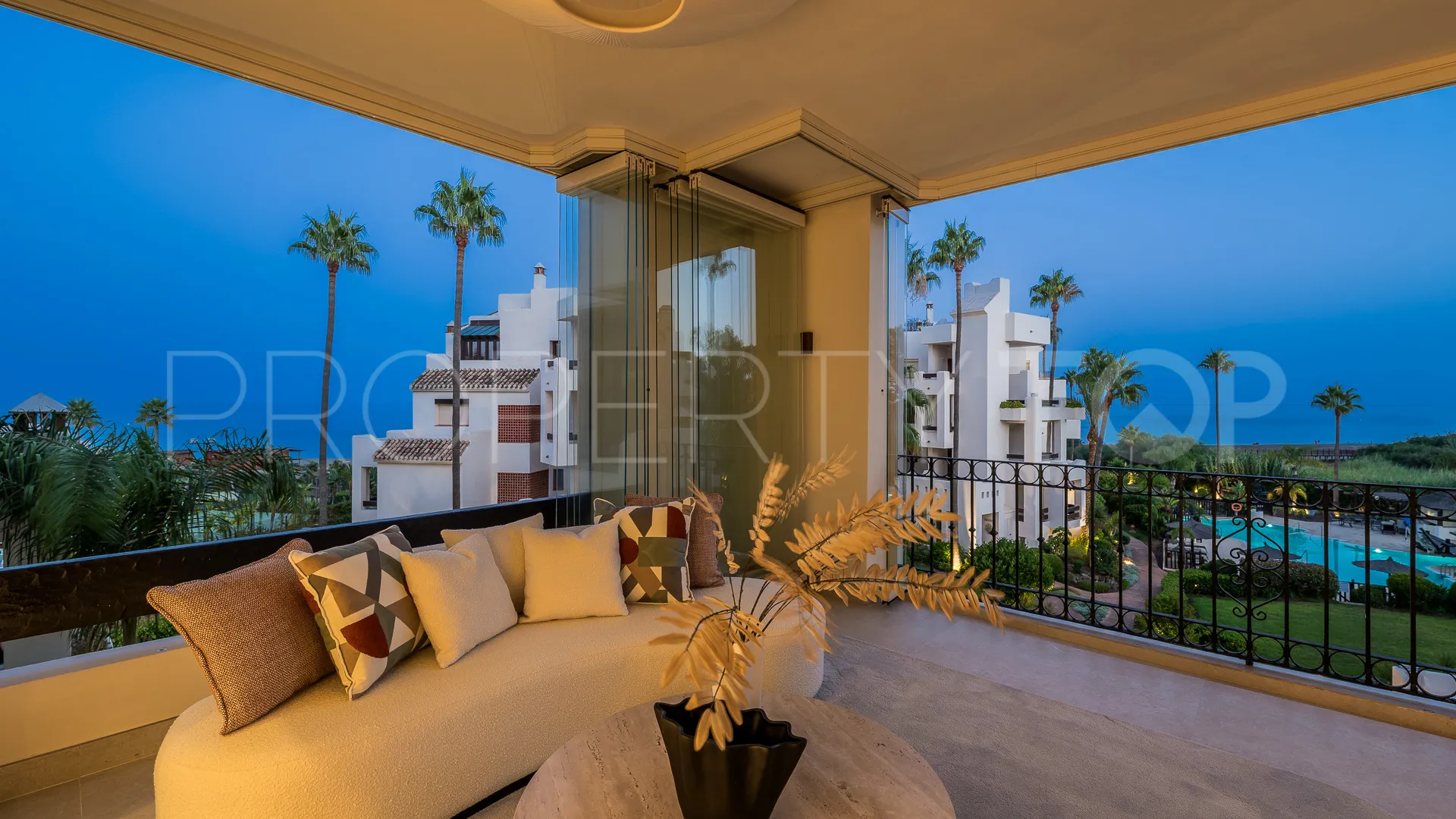 Se vende apartamento de 3 dormitorios en Bahía del Velerín