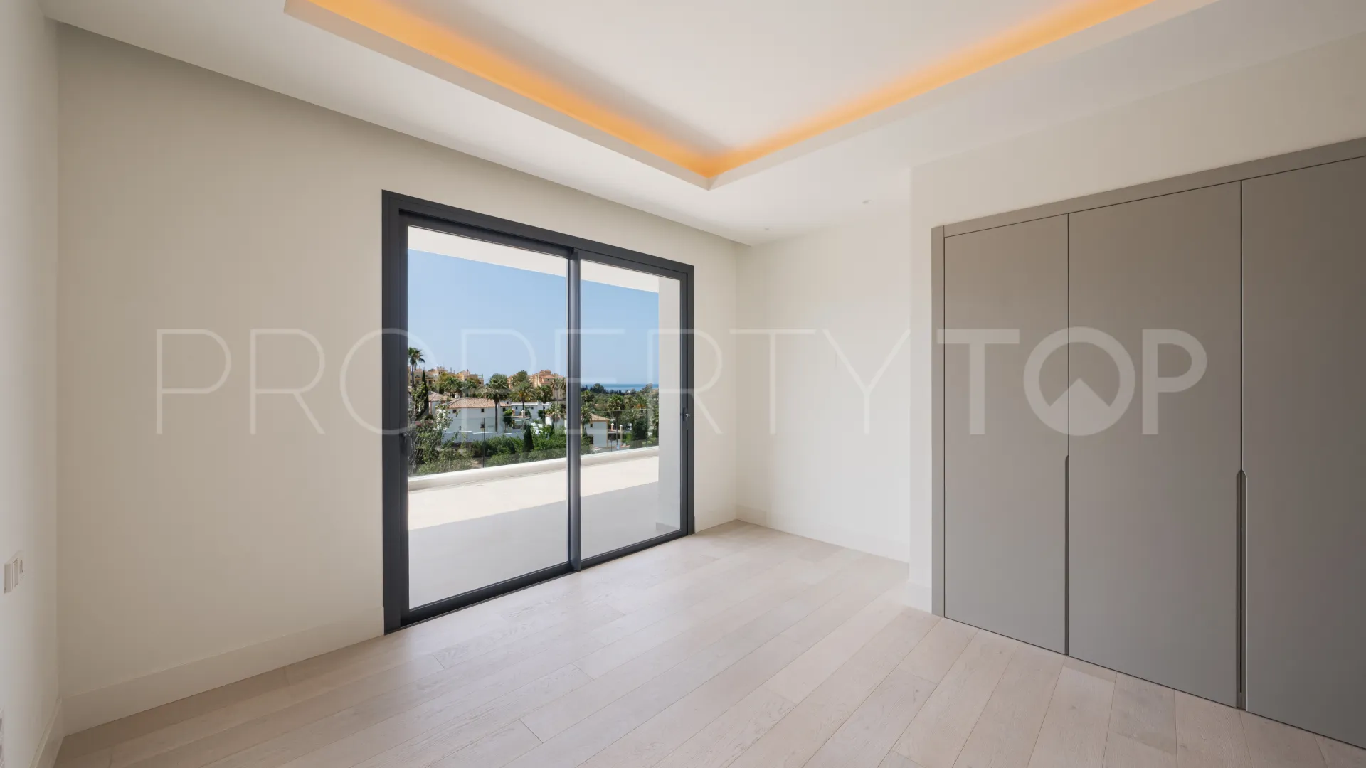 Villa for sale in La Resina Golf with 4 bedrooms