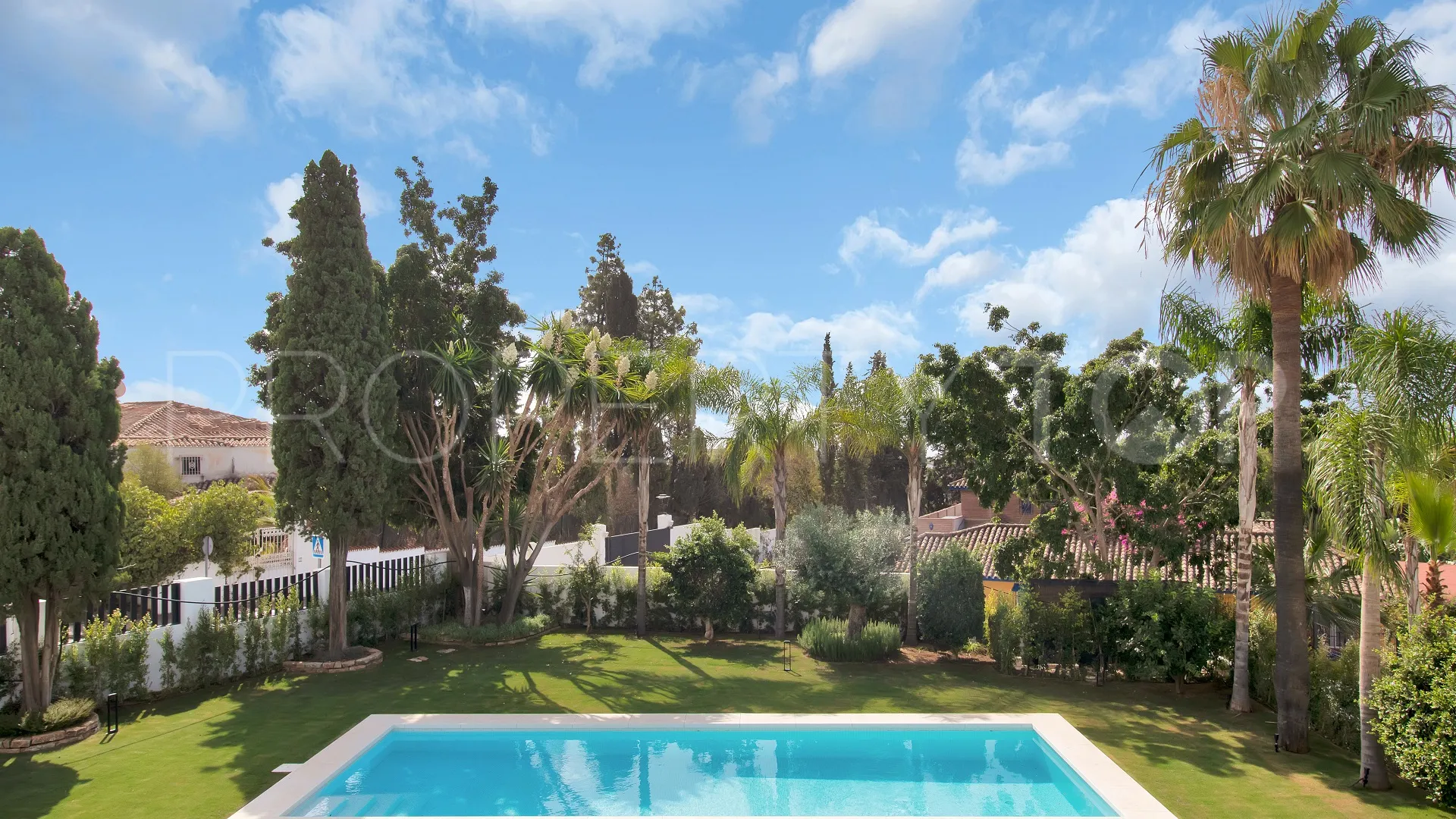 6 bedrooms Las Lomas del Marbella Club villa for sale
