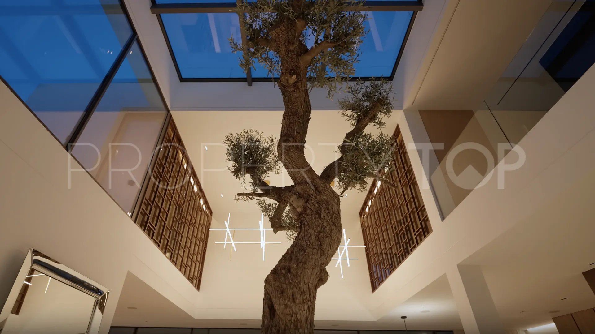 5 bedrooms Marbella Golden Mile villa for sale