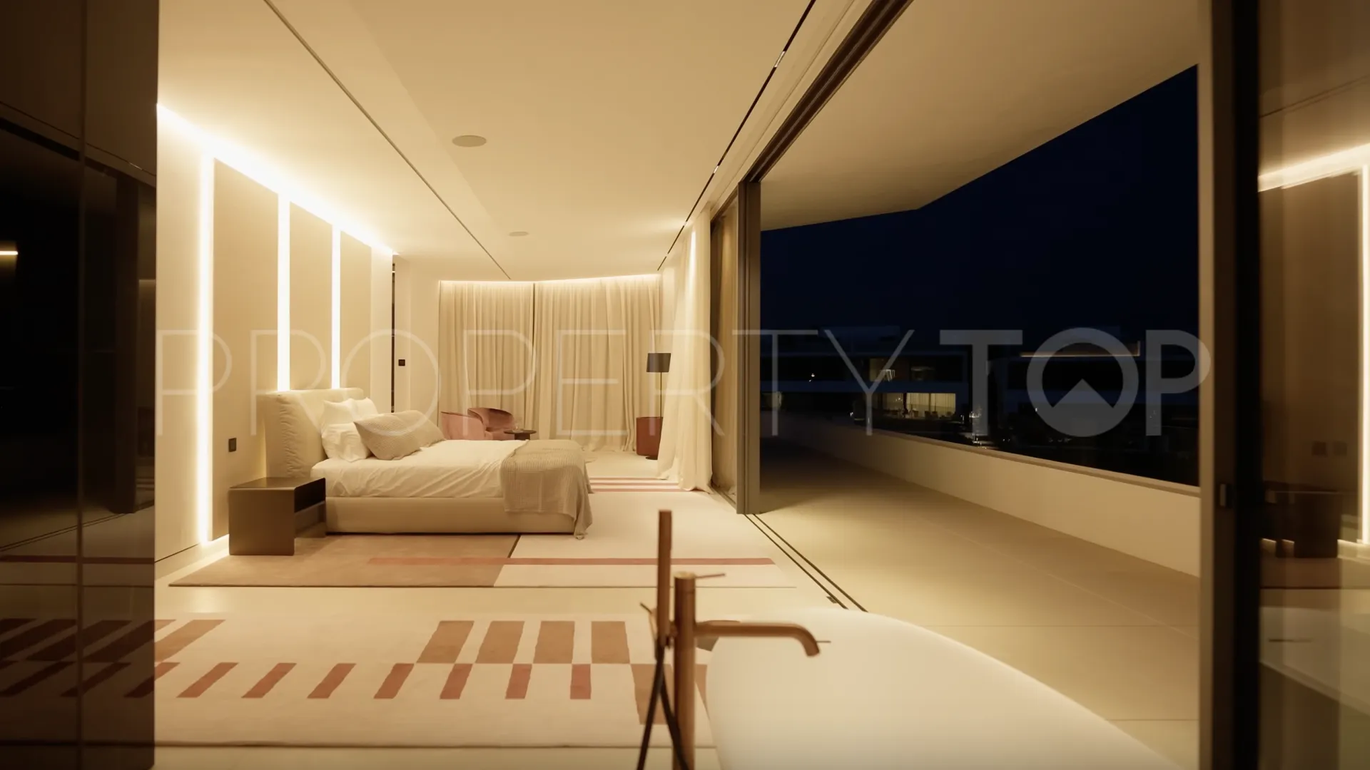 5 bedrooms Marbella Golden Mile villa for sale