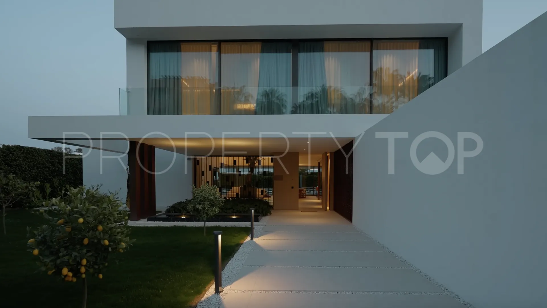 5 bedrooms Marbella Golden Mile villa for sale
