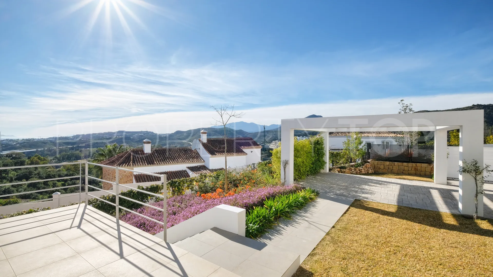 Villa for sale in Puerto del Capitan with 4 bedrooms