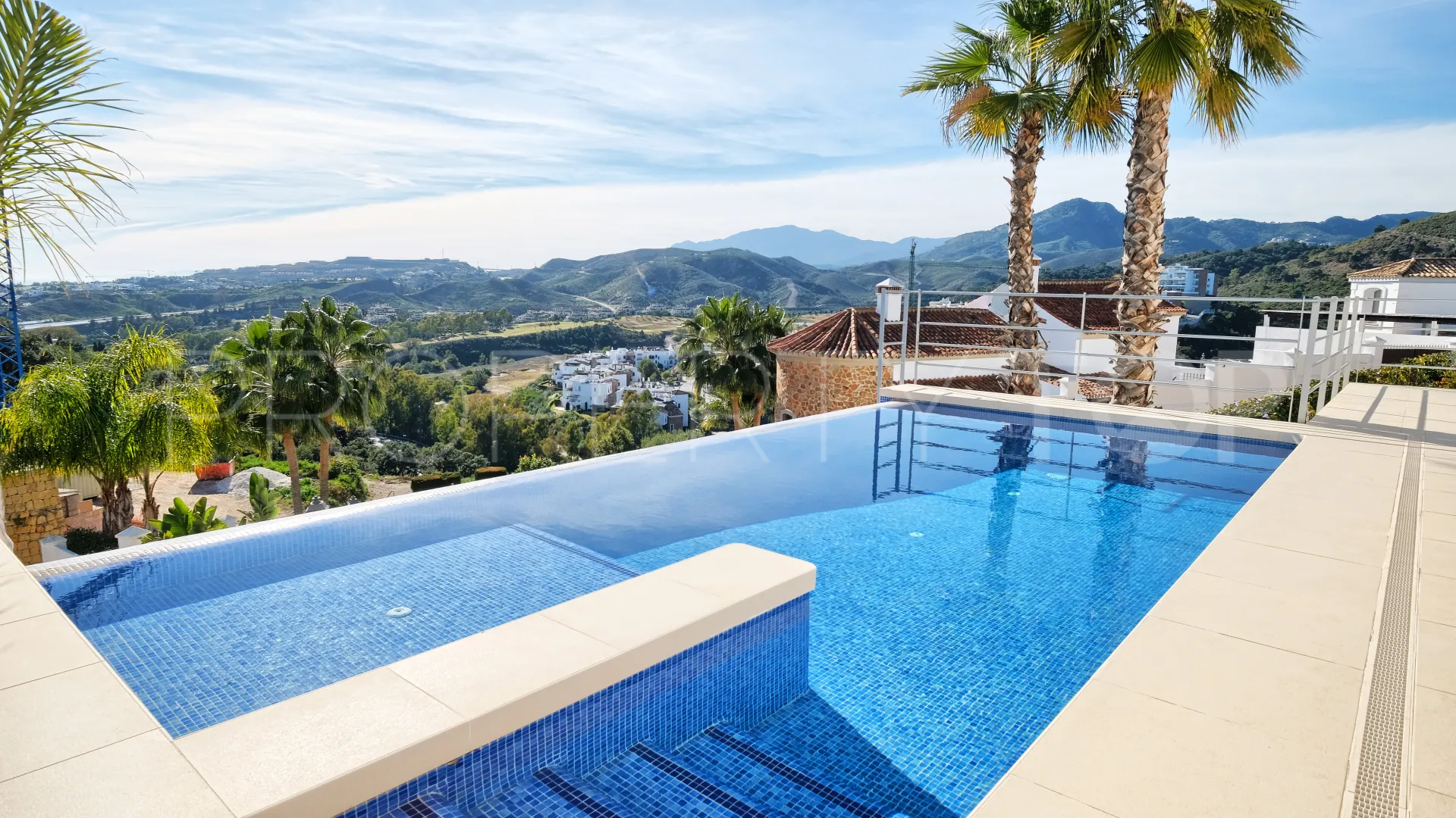 Villa for sale in Puerto del Capitan with 4 bedrooms