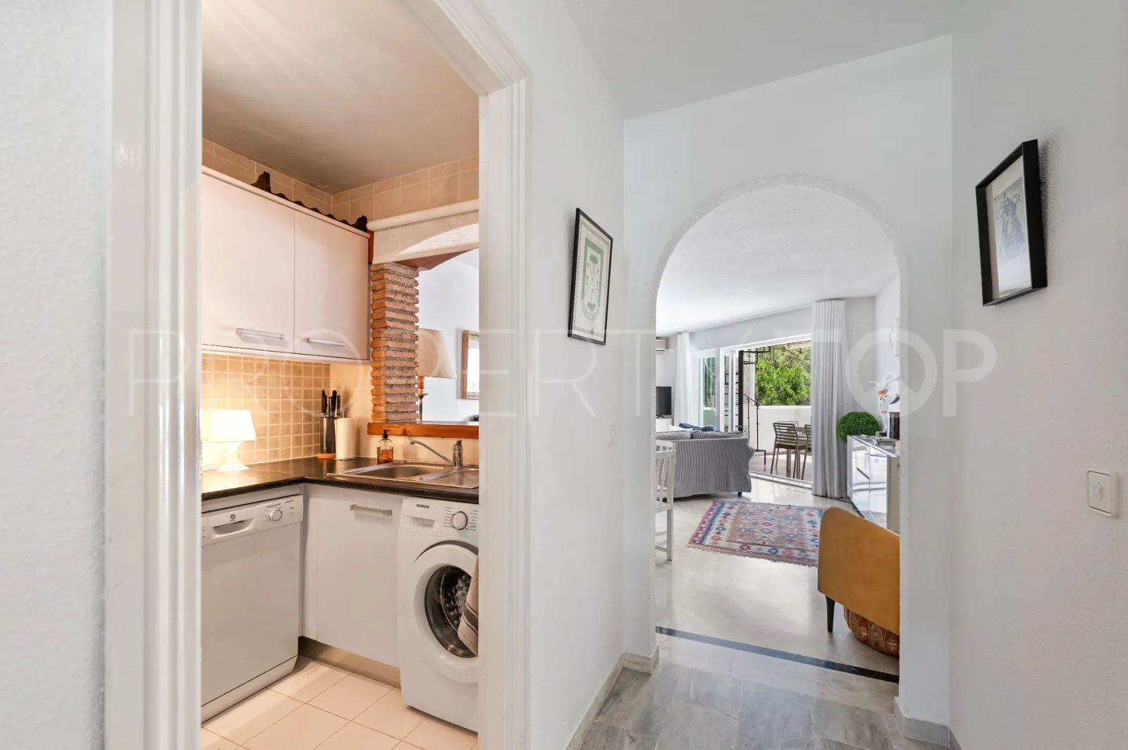Duplex penthouse in Sitio de Calahonda for sale