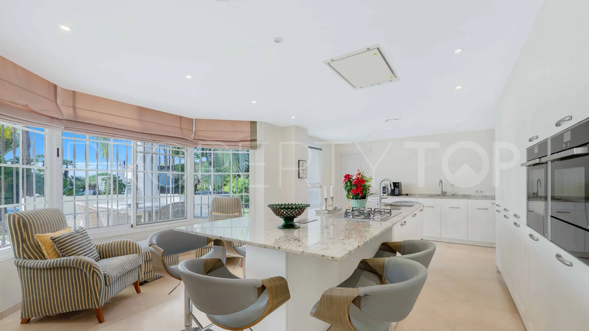 For sale house in Elviria with 5 bedrooms