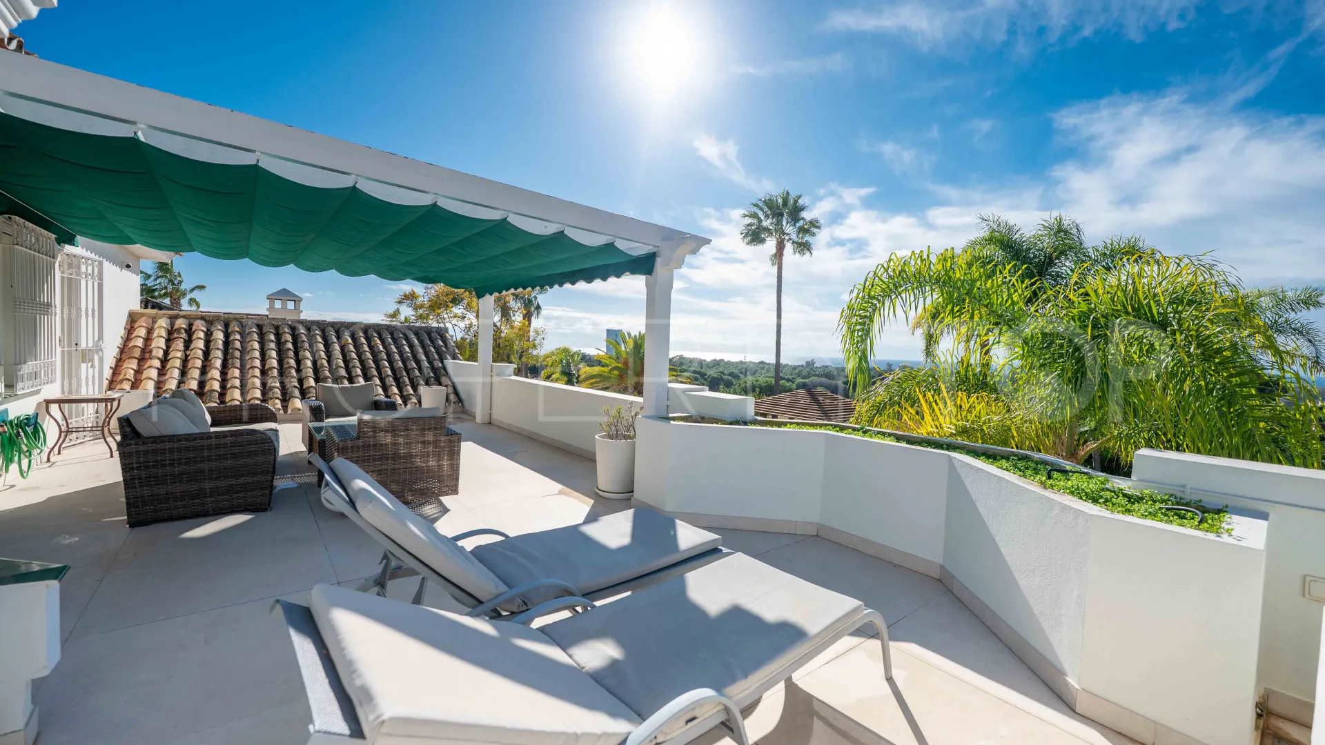 For sale house in Elviria with 5 bedrooms