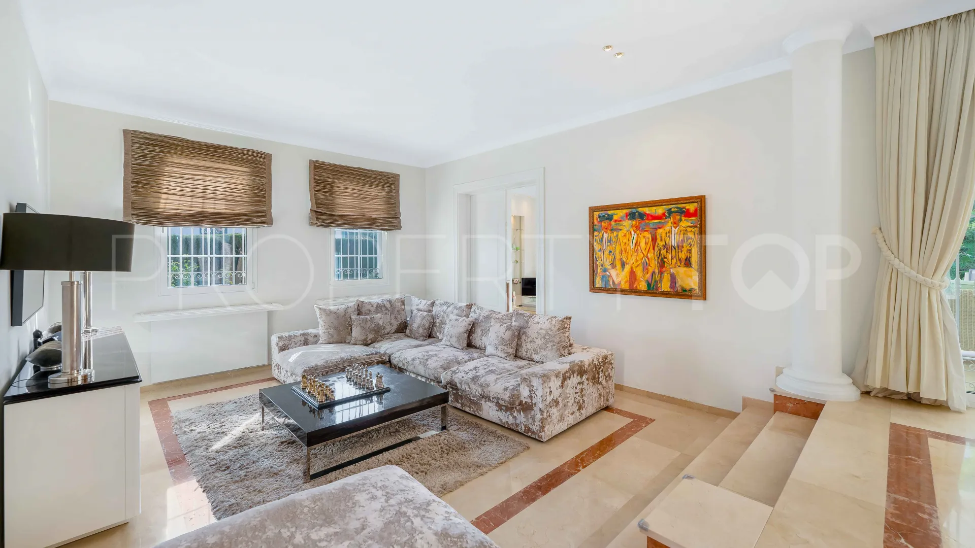 For sale house in Elviria with 5 bedrooms