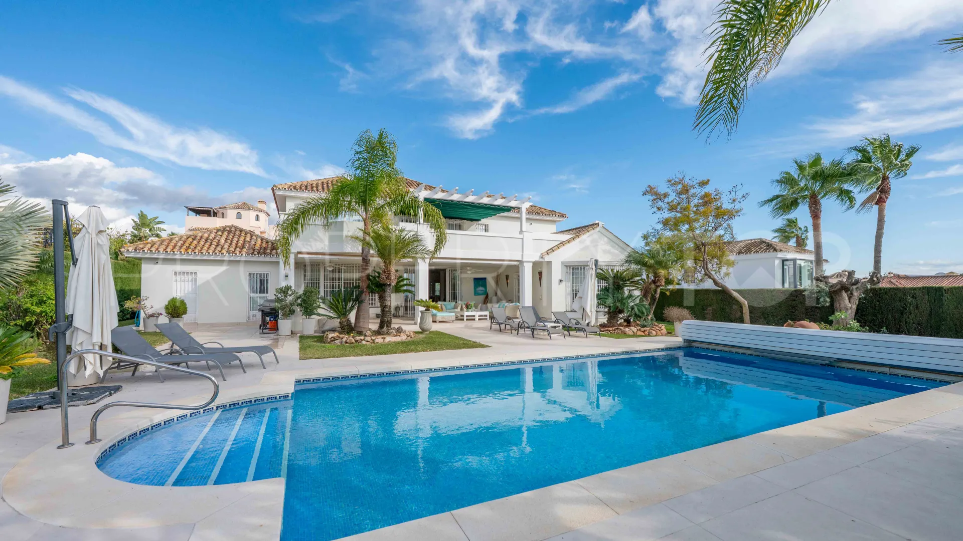 For sale house in Elviria with 5 bedrooms