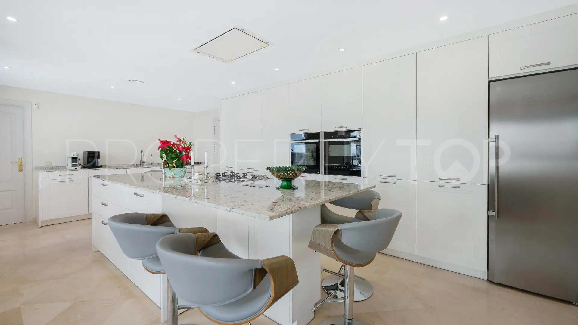 For sale house in Elviria with 5 bedrooms