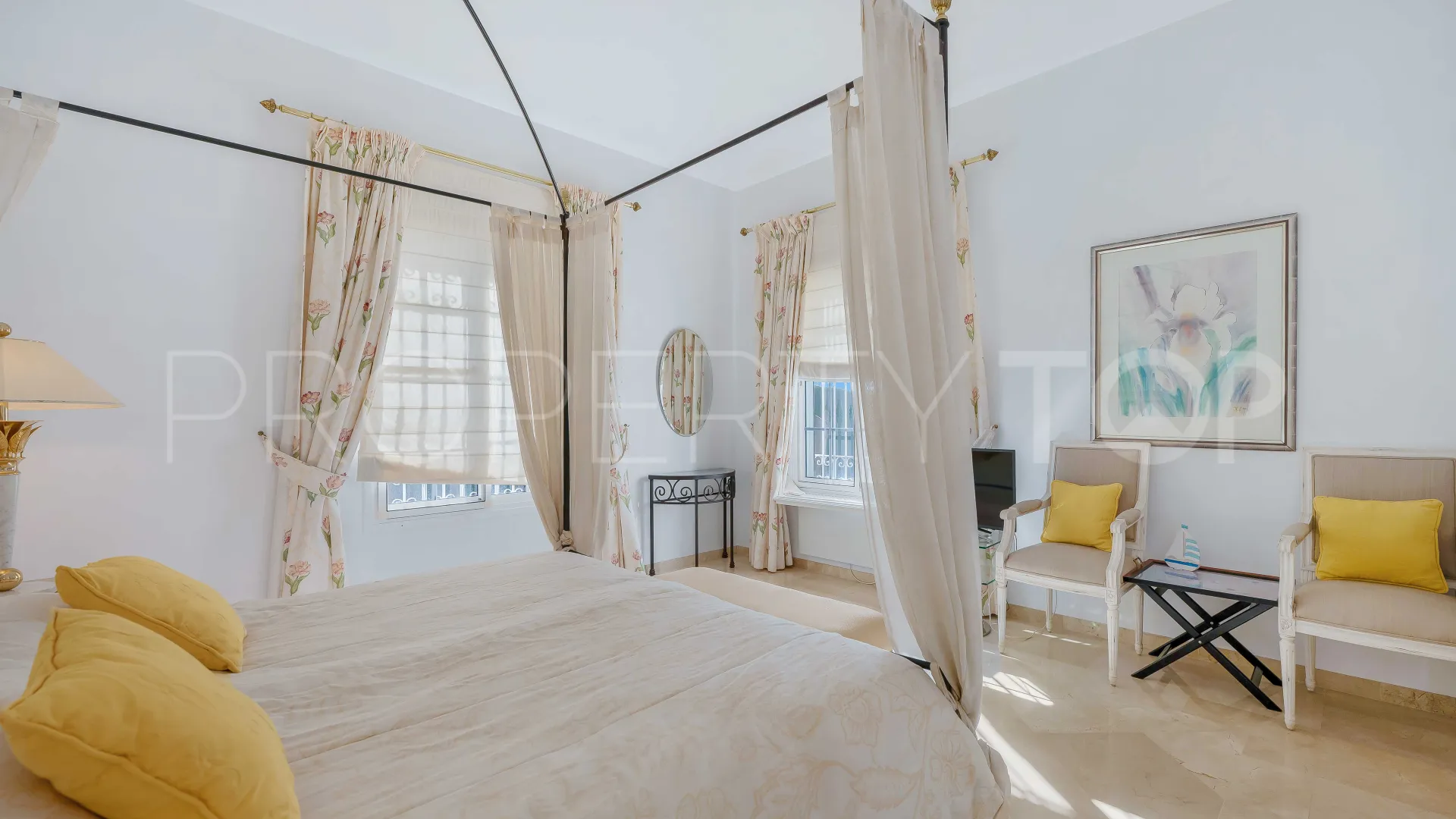 For sale house in Elviria with 5 bedrooms