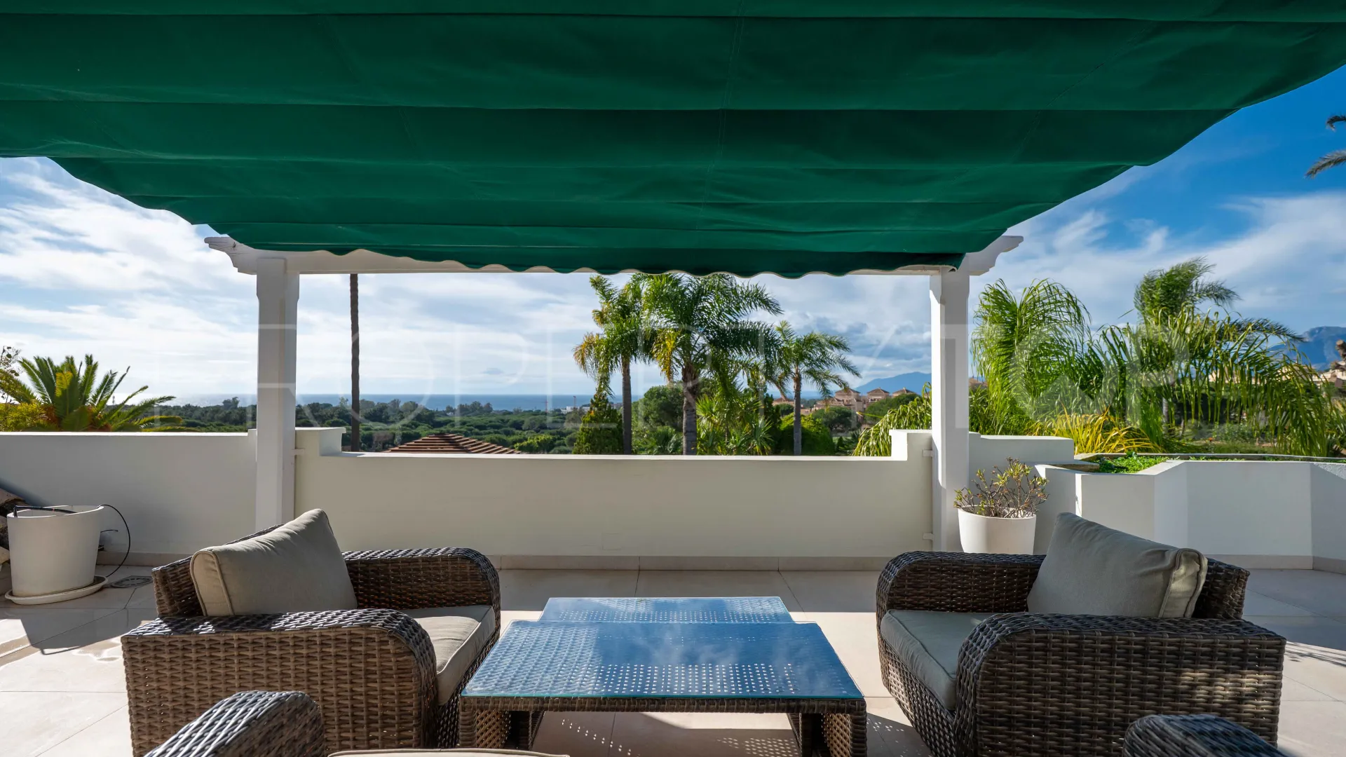 For sale house in Elviria with 5 bedrooms
