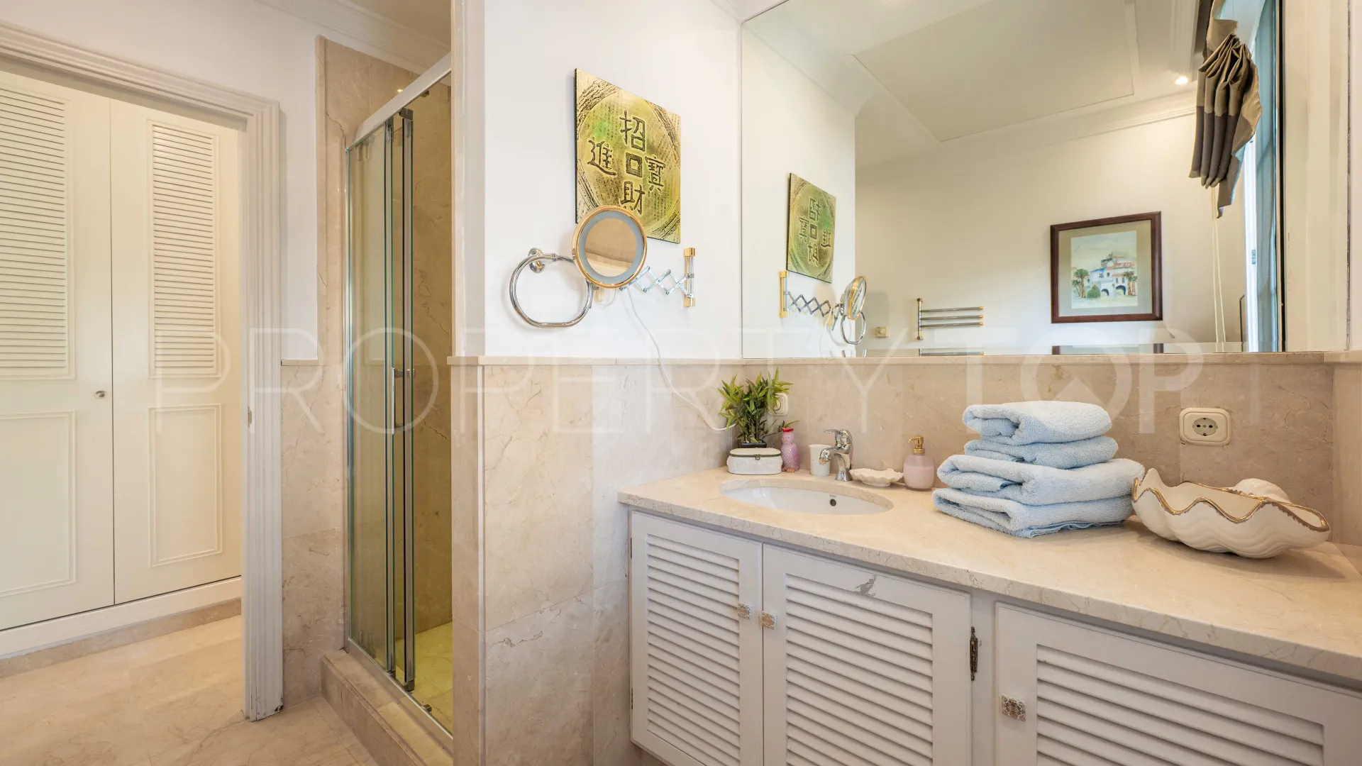 For sale house in Elviria with 5 bedrooms