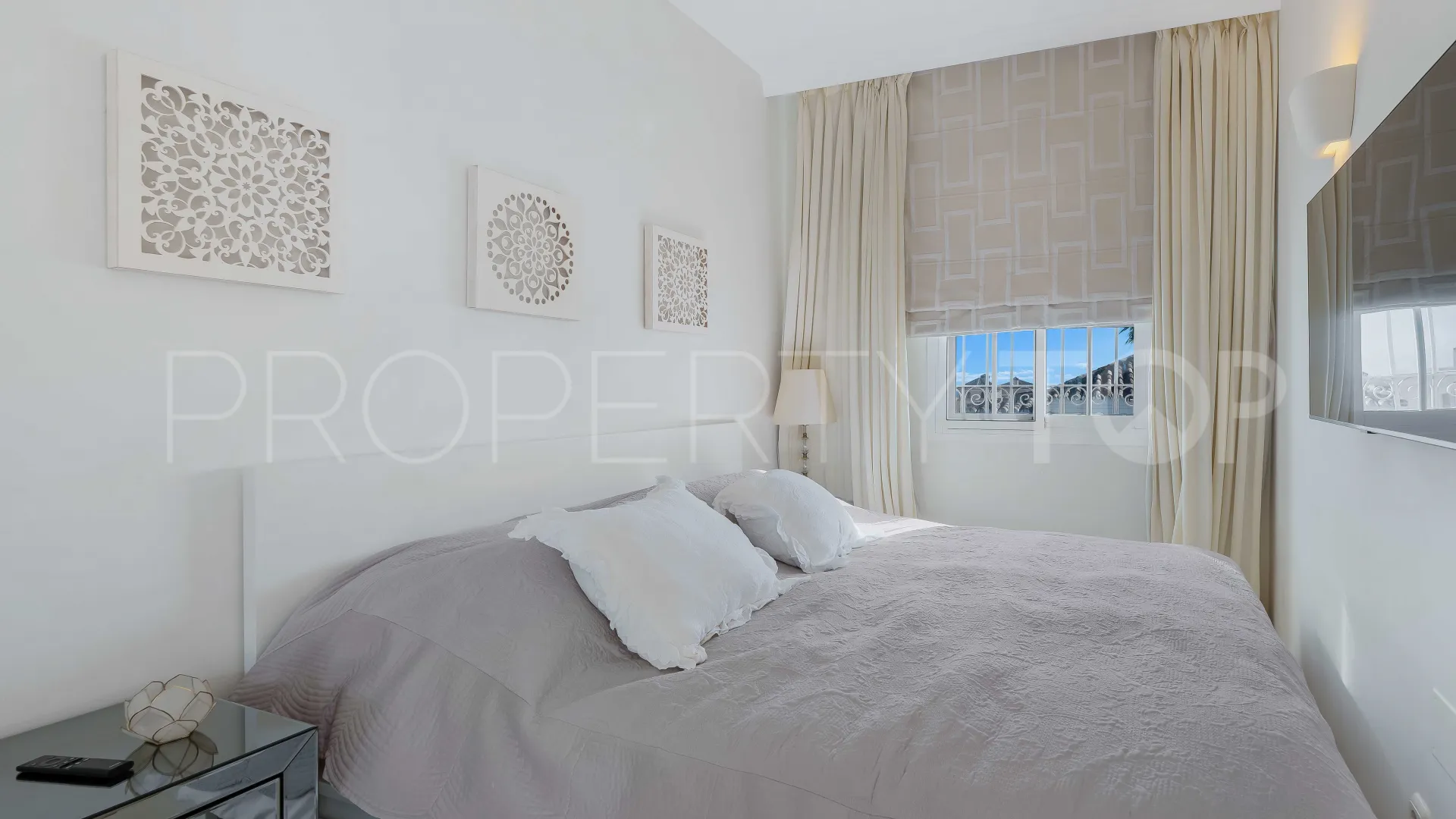 For sale house in Elviria with 5 bedrooms