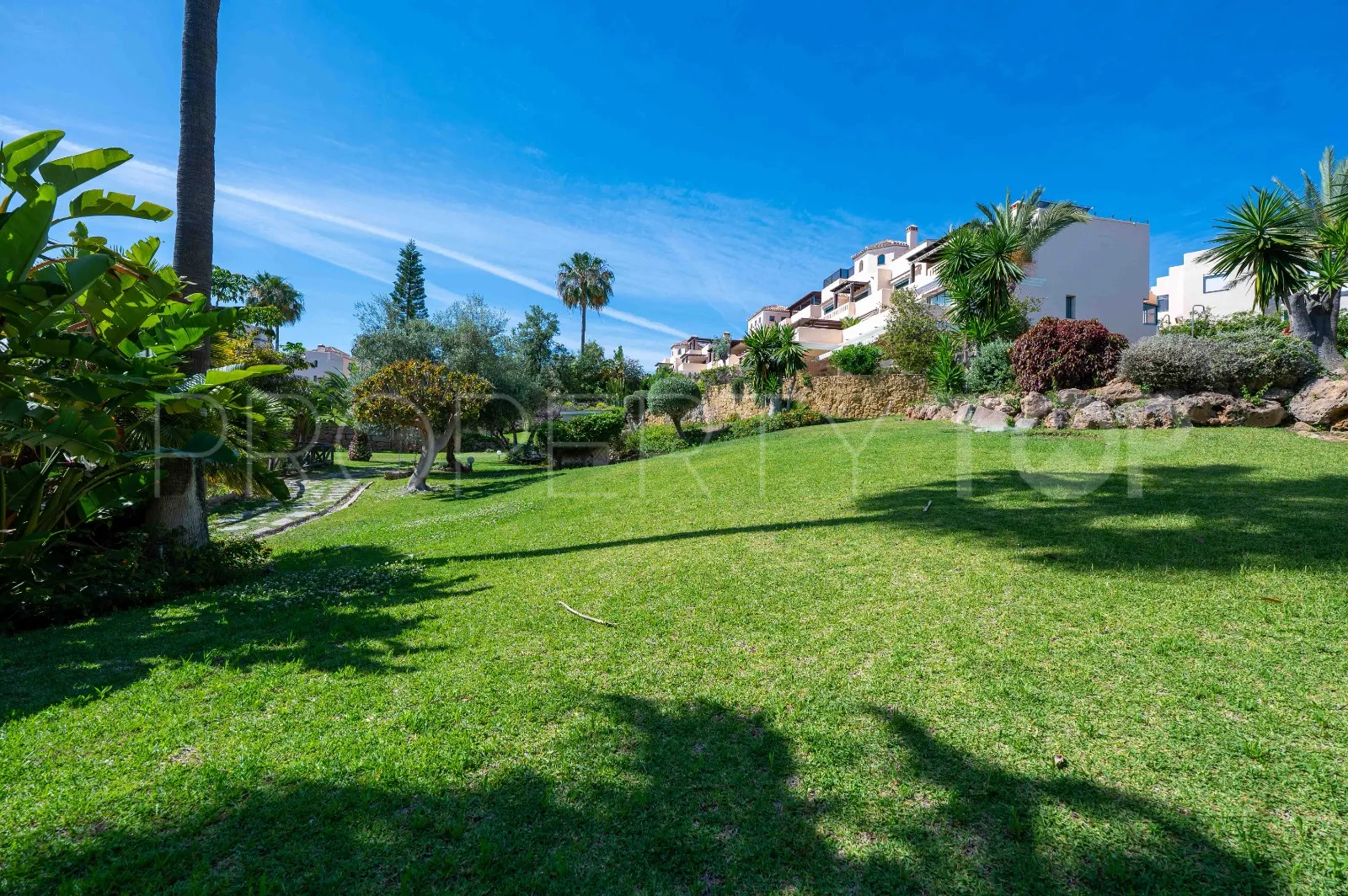 Buy apartment in El Manantial de Santa Maria Golf