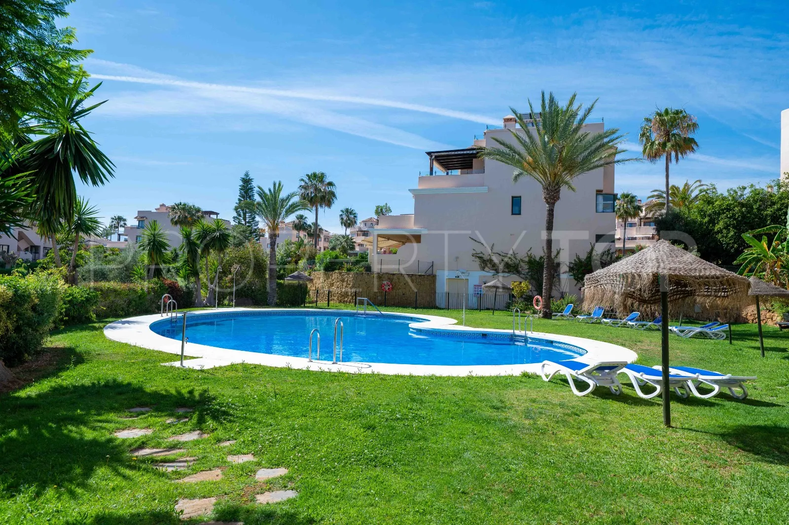 Buy apartment in El Manantial de Santa Maria Golf