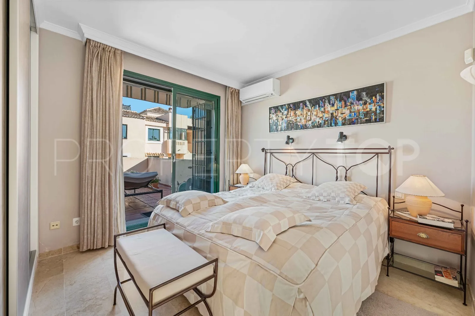 Buy apartment in El Manantial de Santa Maria Golf