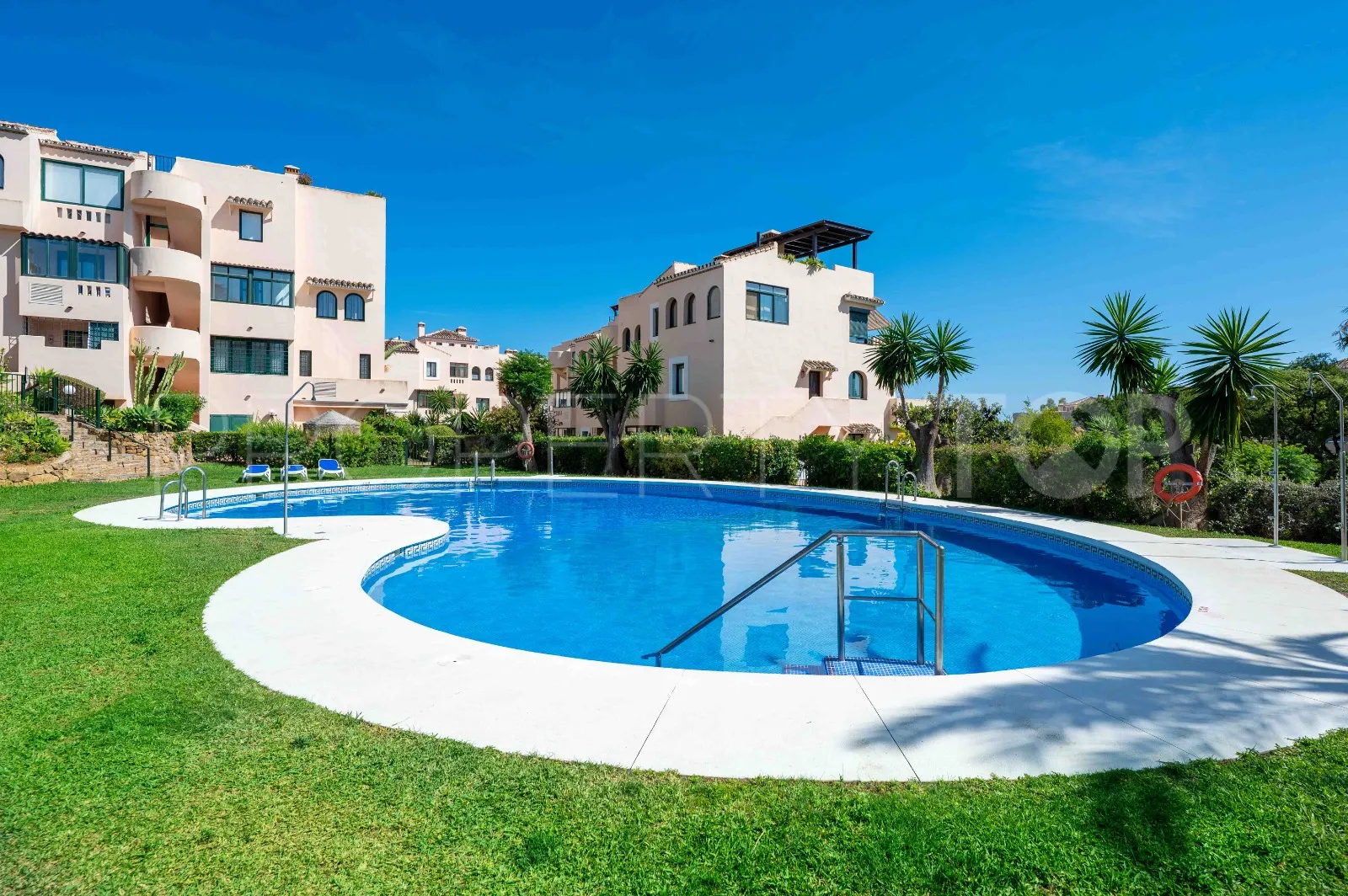 Buy apartment in El Manantial de Santa Maria Golf