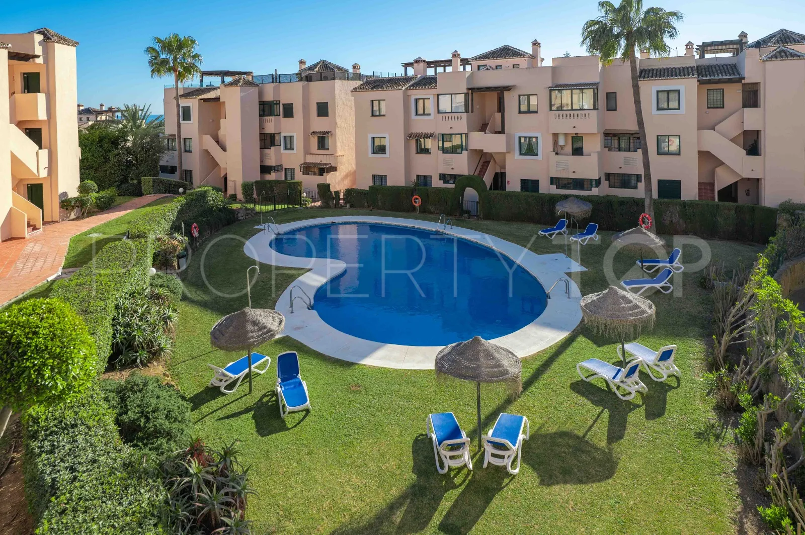 Buy apartment in El Manantial de Santa Maria Golf