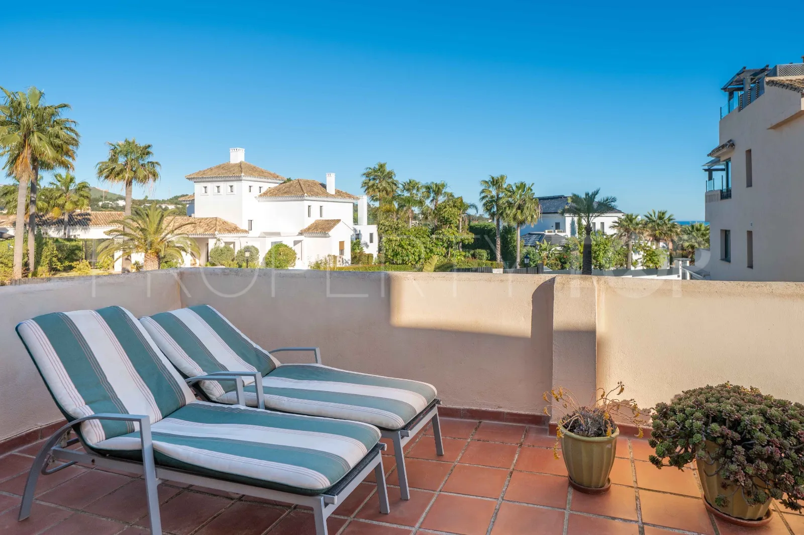 Buy apartment in El Manantial de Santa Maria Golf