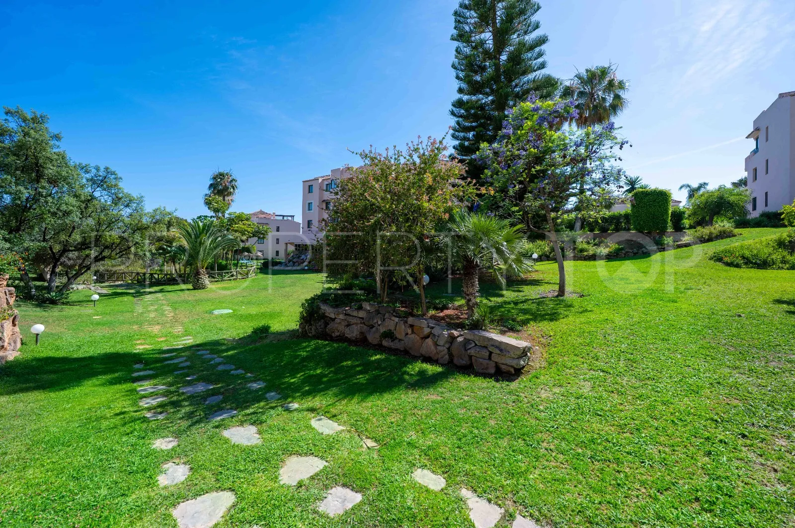 Buy apartment in El Manantial de Santa Maria Golf