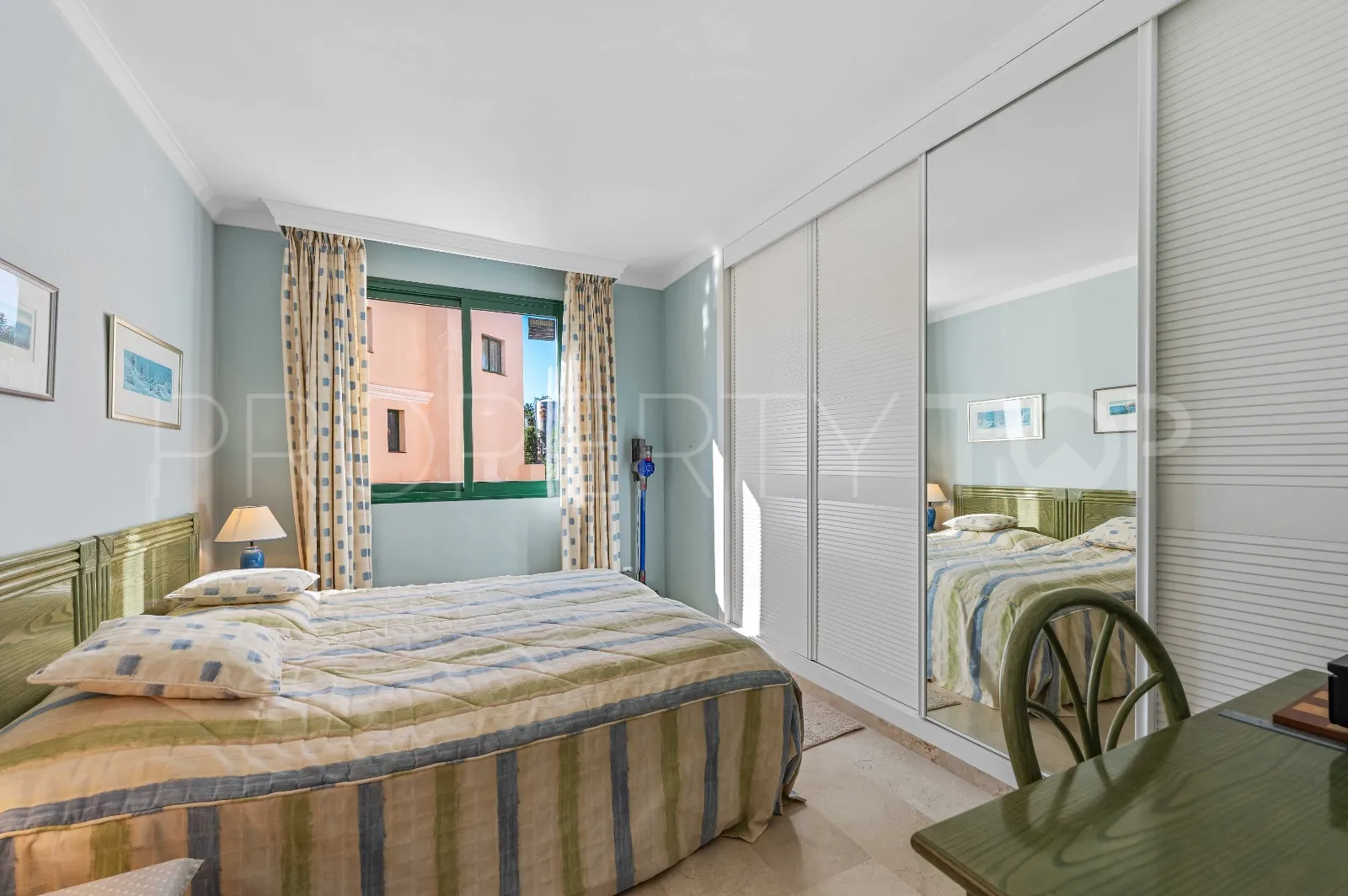 Buy apartment in El Manantial de Santa Maria Golf